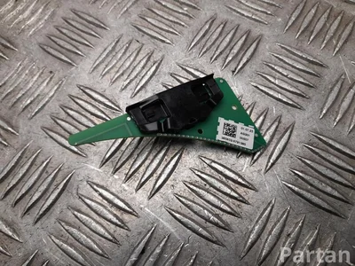 BMW 8705919 5 G60 2025 Antenos stiprintuvas - Paveiksliukas 1