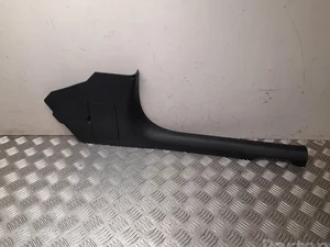 Mercedes-Benz A 206 680 22 00 / A2066802200 C-Class estate (S206) 2022 plaque de seuil - panneau de seuil