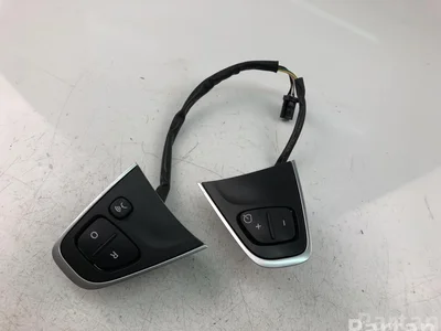 Toyota 16Y02SD RAV 4 V 2020 Bouton multifonction pour volant - Image 1