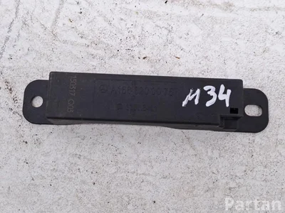 Mercedes-Benz A1668200075 C-CLASS (W205) 2016 Antena - Imagen 1