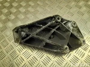 BMW 6861559 X5 (G05) 2020 Montagehalter