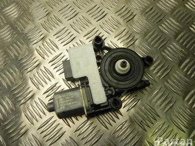 Volkswagen 5Q0 959 811 / 5Q0959811 GOLF SPORTSVAN (AM1) 2016 Moteur de lève-vitre Left Rear - Image 1