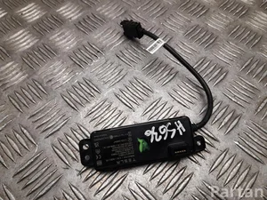 Tesla 1771993-00-J / 177199300J MODEL 3 2024 Įvesties įrenginys USB