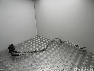 Mercedes-Benz A 205 277 07 00 / A2052770700 C-CLASS Coupe (C205) 2016 Tuyaux d'huile /tubes - Image 1