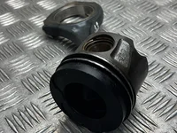 Mercedes-Benz A6420305220, A6420300518,  A6420301100, A6420301000 / A6420305220, A6420300518, A6420301100, A6420301000 GLE kupė (C292) 2015 Stūmoklis