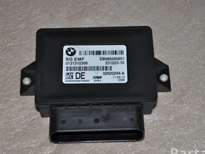 BMW 686280801 ; 0131310399 ; SGEMF / 686280801, 0131310399, SGEMF 5 (F10) 2013 Unité de commande pour frein de stationnement électromécanique