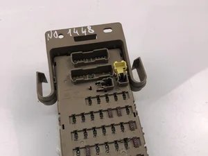 Subaru 82201AJ010 LEGACY IV (BL) 2004 Boîte à fusibles