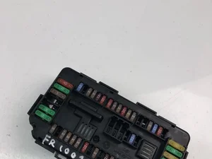 BMW 9389068 5 (F10) 2010 Caja de fusibles
