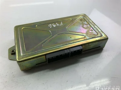 Mitsubishi MB863945 SIGMA Station Wagon (F0_W) 1994 Unités de contrôle - Image 1