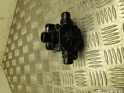 BMW 9462114 IX 1 2023 Pompe à eau supplémentaire - Image 1