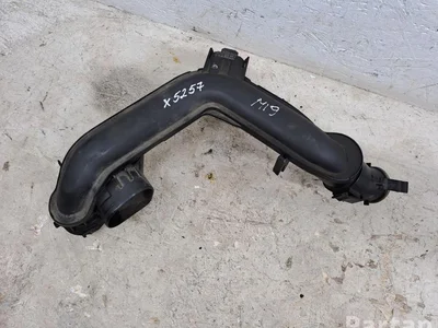 Volkswagen 04C145673 GOLF VII (5G1, BQ1, BE1, BE2) 2018 Tuyaux / tuyaux d'alimentation en air - Image 1