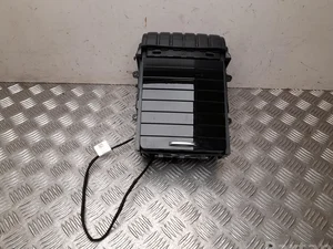 Mercedes-Benz A 177 680 57 01 / A1776805701 CLA X118 (shooting brake) 2020 Porte-gobelet