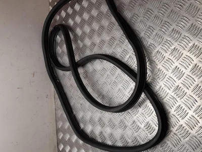 Opel 669 Combo E 2020 Joint d'étanchéité de porte Right Front - Image 1