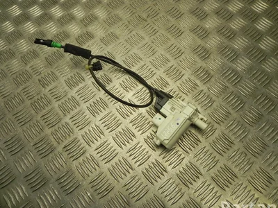 Mercedes-Benz A 222 760 16 00 / A2227601600 S-CLASS (W222, V222, X222) 2015 Boucle de verrouillage avec moteur pour la rétraction - Image 1