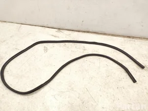 Rolls-Royce GHOST (RR4) 2010 Уплотнитель капота