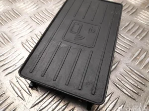 Audi 81A035502 A3 Limousine (8VS, 8VM) 2019 Bouton de chargement sans fil