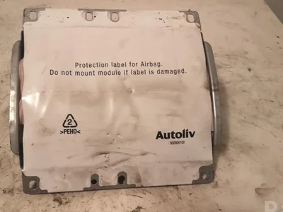 Volvo 30615716 V50 (MW) 2006 Airbag de passager - Image 1