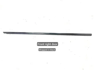 Bentley 36A853077, 36A853078 BENTAYGA 2017 Накладка рамы окна справа спереди