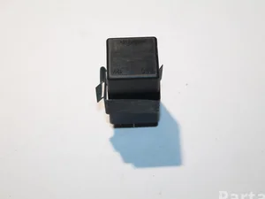 Volvo 30667514 XC70 II 2009 Relais