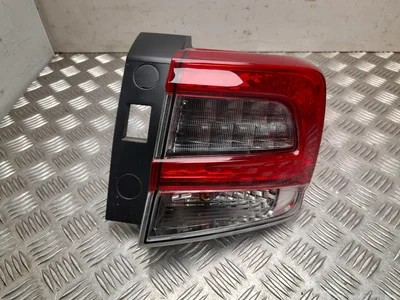 Subaru 84201-FL100 / 84201FL100 Crosstrek/XV II 2021 Feu arrière - Image 1