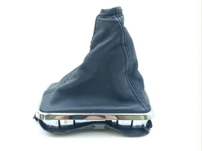 Maserati GRAN TURISMO 2008 Couvercle de levier de vitesses - Image 1