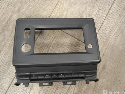 Renault 283E83867R, 682609421R MASTER III Box (FV) 2020 Éclairage d'urgence / interrupteur de danger - Image 1