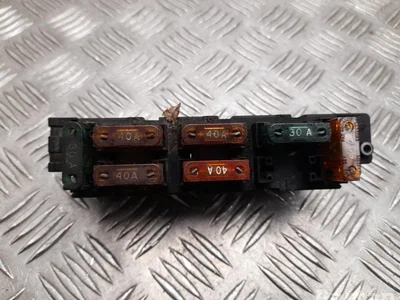 Mercedes-Benz 140 545 01 01 / 1405450101 S-CLASS Coupe (C140) 1994 Boîte à fusibles - Image 1