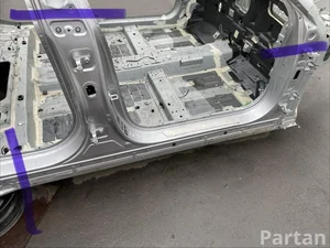 XPeng P7 2025 Cuarto cuerpo del coche Right Front