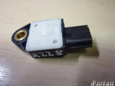 Toyota 89831-0D010 / 898310D010 YARIS (_P9_) 2009 Capteur d'impact (systèmes d'airbag) - Image 1