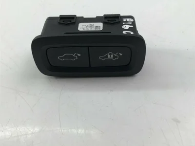 Volvo  31674801 / 31674801 XC90 II 2014 Boot lid/tailgate button - Image 1