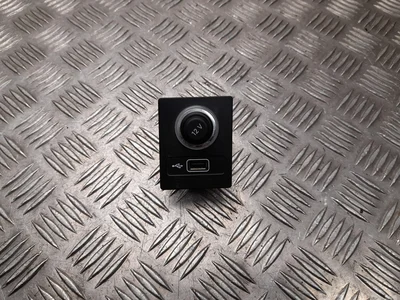 Škoda 5Q0919341 SUPERB III Estate (3V5) 2020 Allume-cigarette USB - Image 1