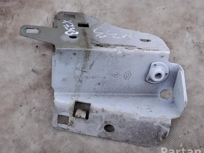 Renault 620425323R ZOE (BFM_) 2022 Support d'aile - Image 1