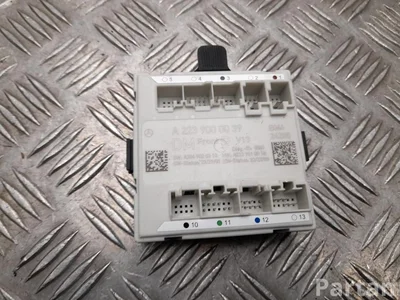 Mercedes-Benz A 223 900 00 39 / A2239000039 GLC X254 2024 Sterownik drzwi z przodu z lewej - Zdjęcie 1