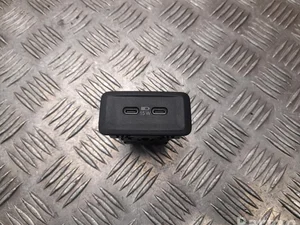 Mercedes-Benz A 223 820 16 06 / A2238201606 EQE V295 2022 Périphérique d'entrée