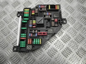 BMW 9267980 5 Touring (F11) 2016 Boîte à fusibles