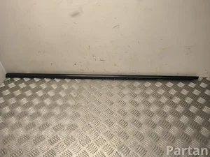 Audi 4M8837475C Q8 (4MN, 4MT) 2024 Durų stiklo rėmo apdaila kairė priekis