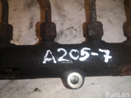 VOLVO 30622085 XC90 I 2004 Fuel rail