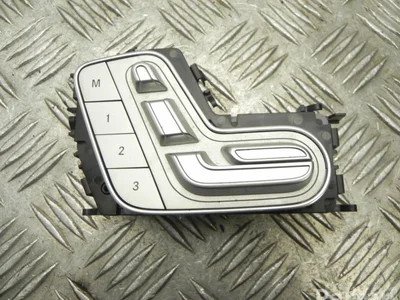 Mercedes-Benz A 167 905 20 01 / A1679052001 GLE (W167) (2019 ...) 2019 Interrupteur à mémoire pour le réglage du siège - Image 1