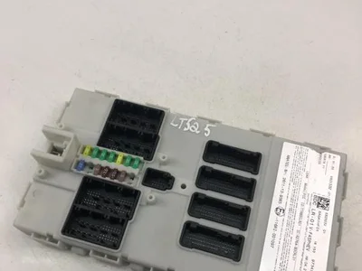 BMW 6825532 1 (F20) 2012 Boîte à fusibles - Image 1