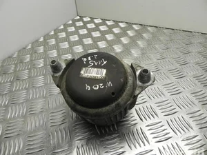 Mercedes-Benz A 204 240 03 17 / A2042400317 C-CLASS (W204) 2008 Support moteur