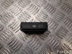 Renault 284H38566R MASTER IV Platforma / podwozie 2025 Urządzenie wejściowe USB
