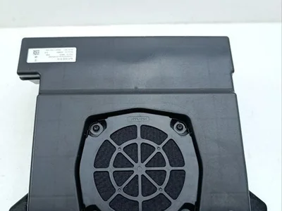 Porsche 9J1035915 Taycan 2021 Tieftonlautsprecher - Bild 1