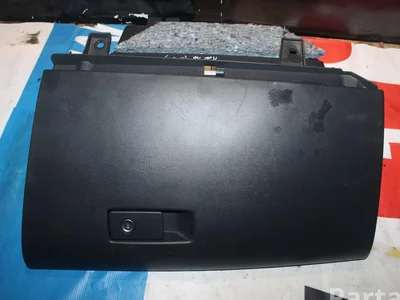 Volvo 39826885 S60 II 2016 Boîte à gants - Image 1