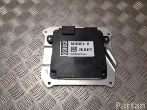 Tesla 1048860-00-B / 104886000B MODEL X 2016 Unité de commande pour porte Right Front