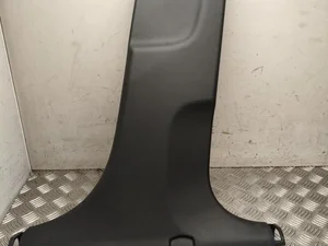 Hyundai 85846HF000 Kona II 2024 Poszycie słupka B na dole prawa strona