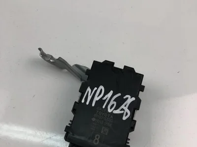 Toyota 89100-52030 / 8910052030 YARIS (_P13_) 2013 Interface de diagnostic (passerelle) - Image 1