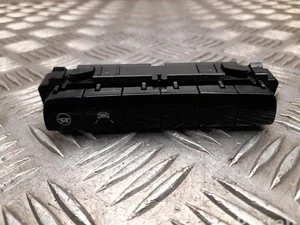 Mercedes-Benz A 213 905 33 03 / A2139053303 E-CLASS T-Model (S213) 2019 Multiple switch