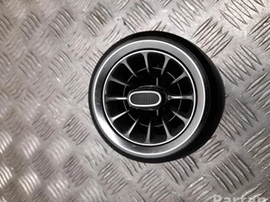 Mercedes-Benz A 177 830 68 02 / A1778306802 CLA X118 (shooting brake) 2021 Évent Right Front