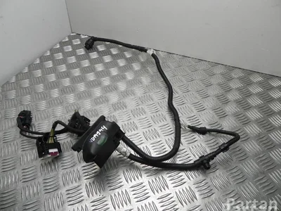 BMW 8678961 X1 (F48) 2018 Fils du compartiment moteur - Image 1