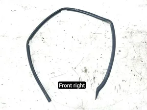 Aston Martin 803H-L02 / 803HL02 VIRAGE Volante 2012 Uszczelka drzwi z przodu po prawej